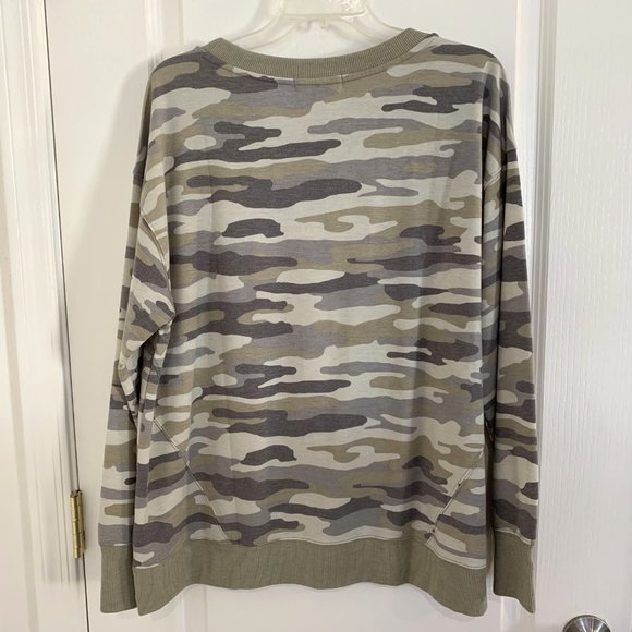 C&C California Alexa Camo Sweatshirt Crew Neck Top Green Gray Tan Size 1X NEW - Picture 4 of 6